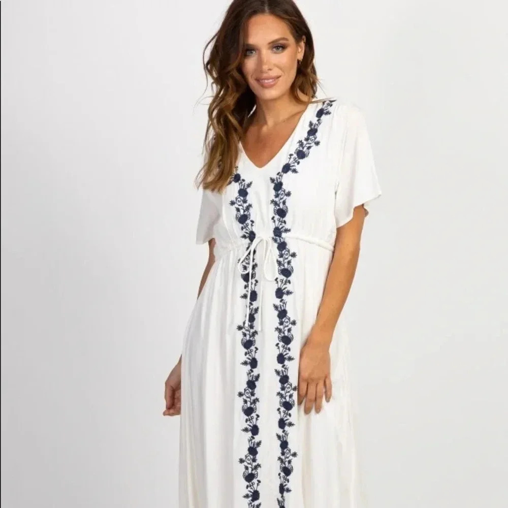 New PInkBlush Ivory Embroidered maxi dress